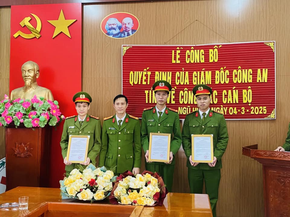CÔNG AN XÃ NGŨ HÙNG TỔ CHỨC LỄ CÔNG BỐ QUYẾT ĐỊNH CỦA GIÁM ĐỐC CÔNG AN TỈNH VỀ CÔNG TÁC CÁN BỘ